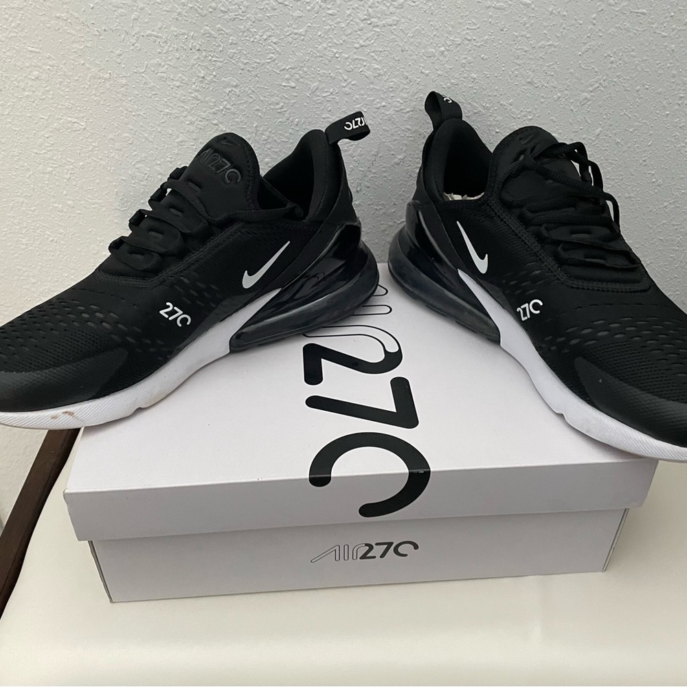 Nike Air Max 270 Black and White Sneakers - Picture 3 of 8